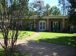 13904 Puerto Dr, Ocean Springs, MS 39564