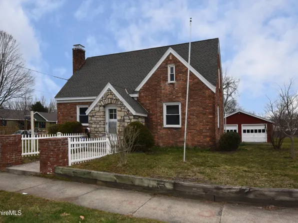 52 Danforth Ave, Pittsfield, MA 01201