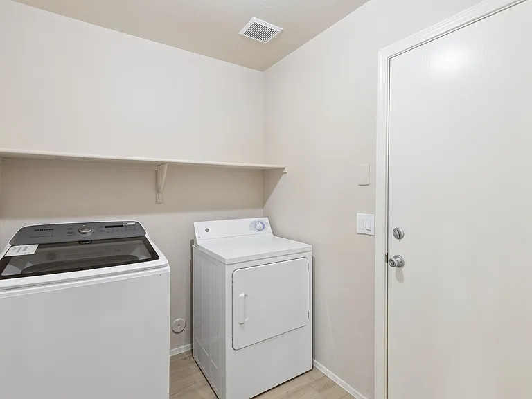 1576 E Gabrilla Dr — Photo 12