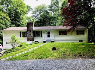 179 Roosevelt Rd, Hyde Park, NY 12538