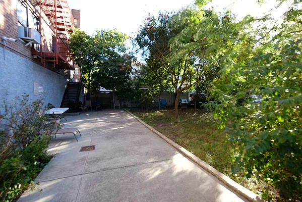 Sold by VIRTUE REALTY | media 6