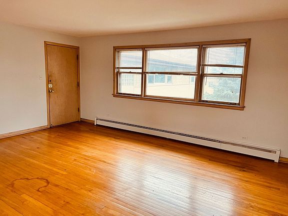 3rd image of 2600 N Austin Ave APT 3W
