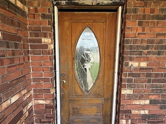 4th image of 7331 Chadbourne Dr