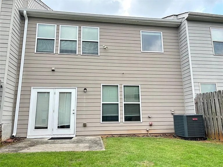 1012 Haley Woods Ct — Photo 19