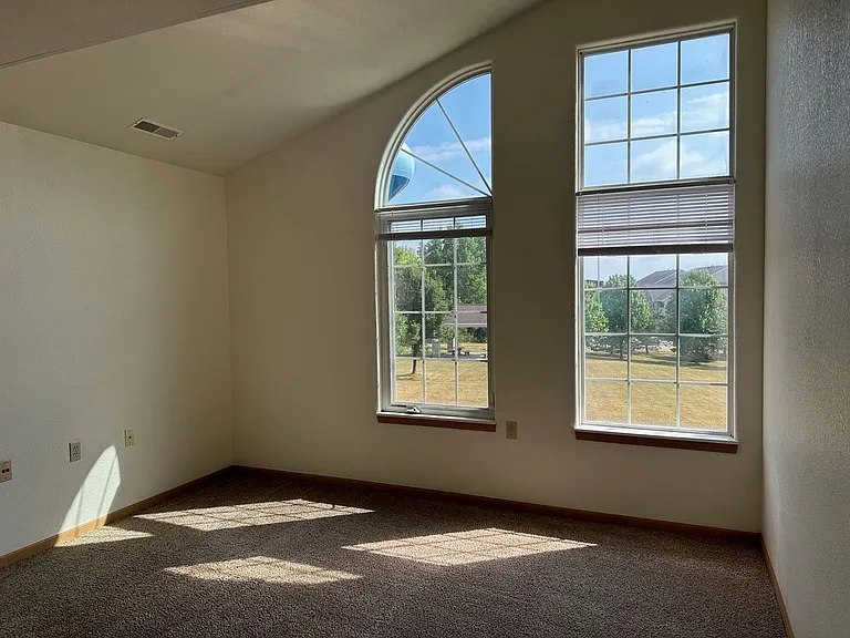Madison Apartments — Photo 104