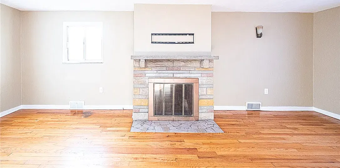 3 bed, 1.5 bath, 1536 sqft, $1,700 — Photo 2