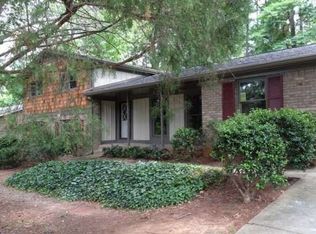 2335 Riverglenn Cir, Dunwoody, GA 30338