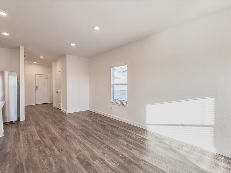 3918 Windy Whisper Dr — Photo 11