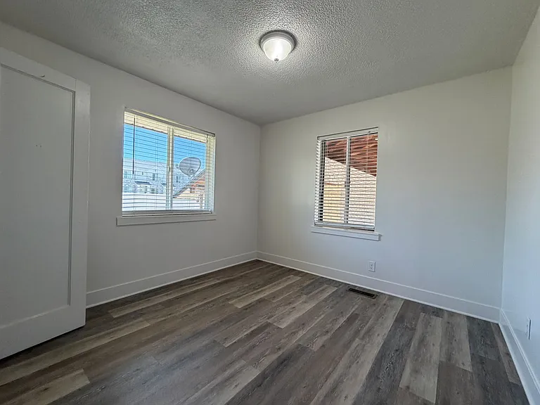 245 W 100 N — Photo 16