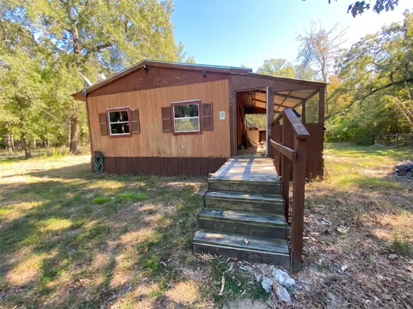 585 Klein Dr, Livingston, TX 77351