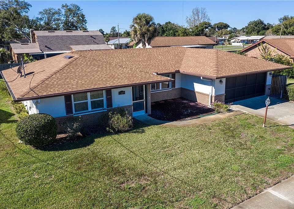 1st image of 2415 Pine Tree Circle Dr