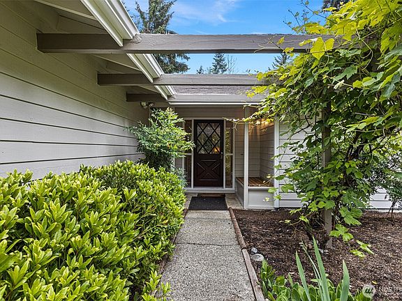 3rd image of 16727 NE 29th Street