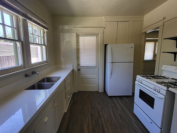 5th image of 230 W Palm Ave