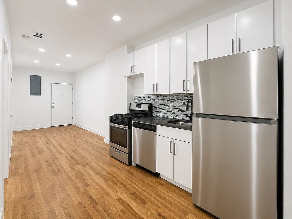 1st image of 645 Vermont St APT 3R