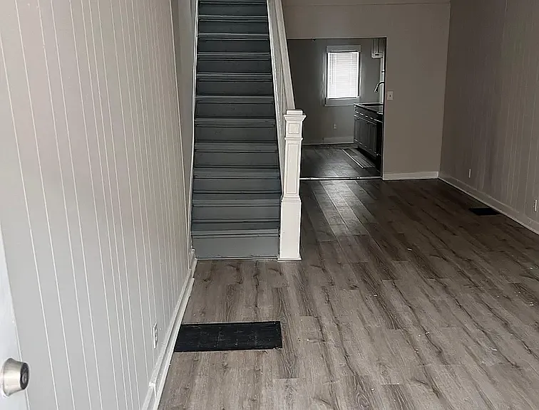 417 N Rose St — Photo 5