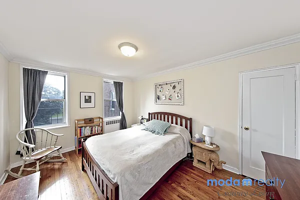 Sold by Moda Realty | media 23