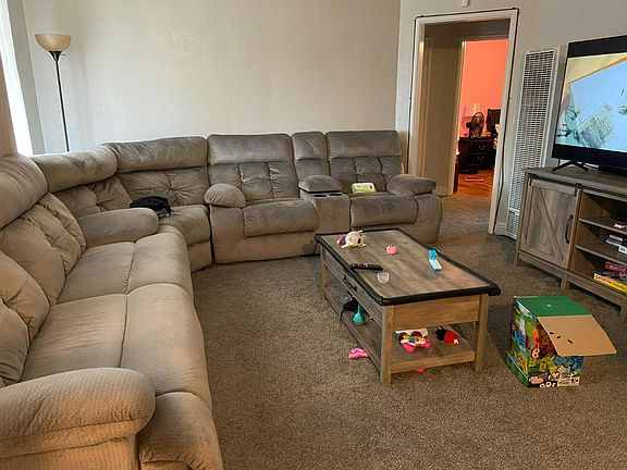 5th image of 2657 W Christina Ave