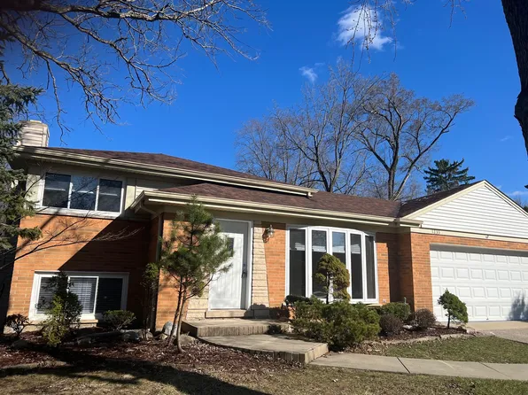 1233 Daryl Ln, Northbrook, IL 60062