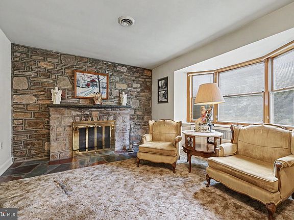 5th image of 1711 Sandy Hill Rd