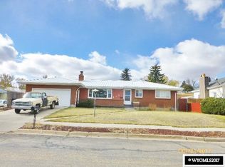 617 Cedar Ave, Kemmerer, WY 83101