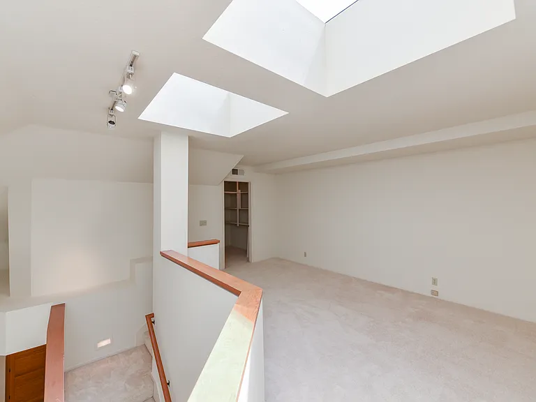 17 Auburn Aisle — Photo 9