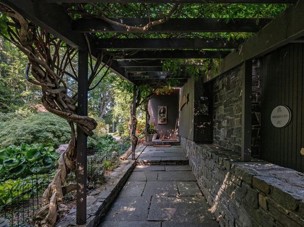 (undisclosed Address), Essex, CT 06426