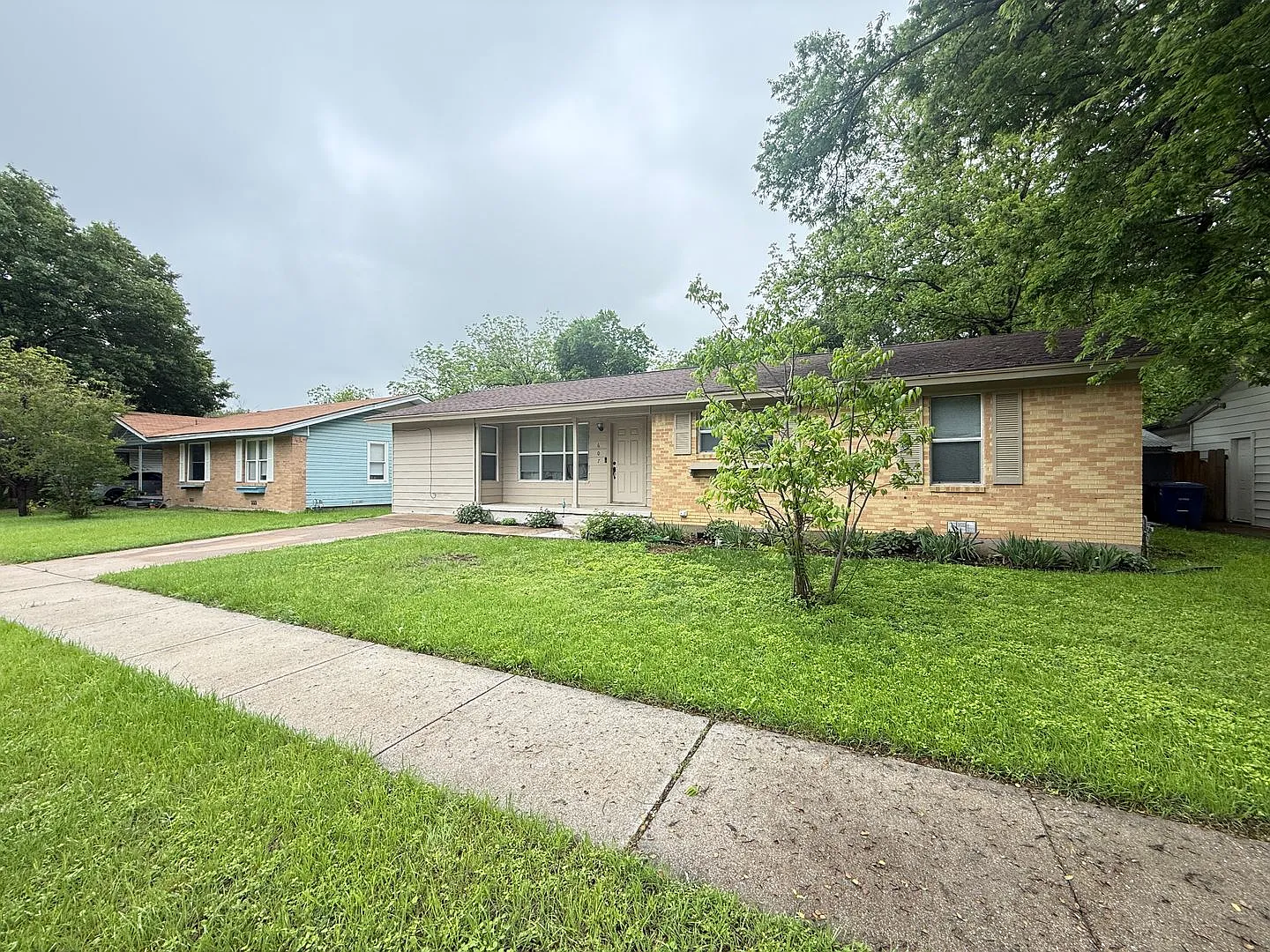 Huge Price Reduction & Ready For Move In - Available Now! — Photo 2