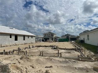 9097 Montserrat Dr, Naples, FL 34114