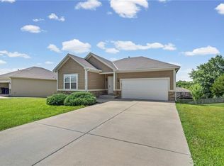 26165 W 141st Ct, Olathe, KS 66061