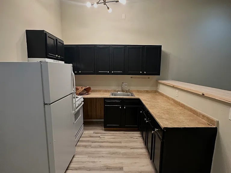1410 Madison Ave #2 — Photo 8