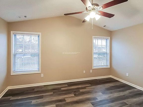 5th image of 410 Clairidge Ln