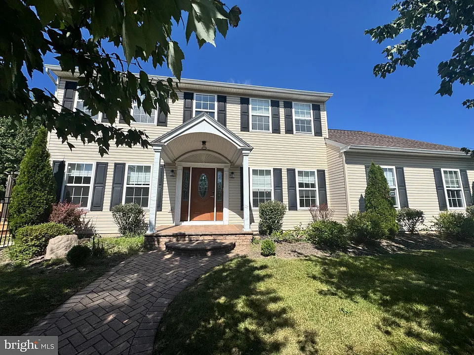 1225 Meadow Brook Dr