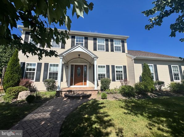 1225 Meadow Brook Dr