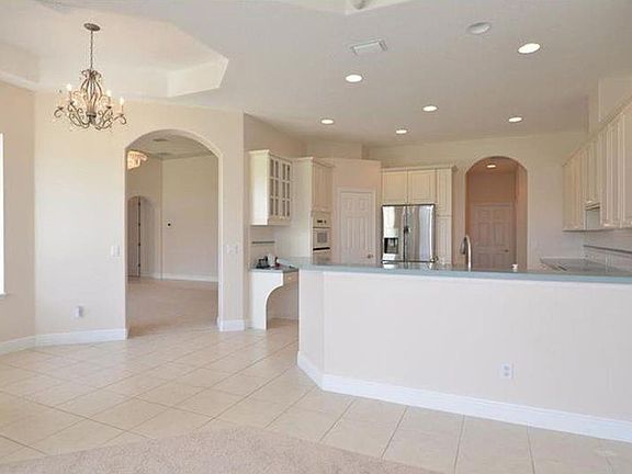 5th image of 3231 Regal Crest Dr
