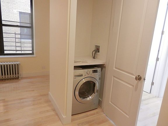 4th image of 881 Washington Ave APT 3