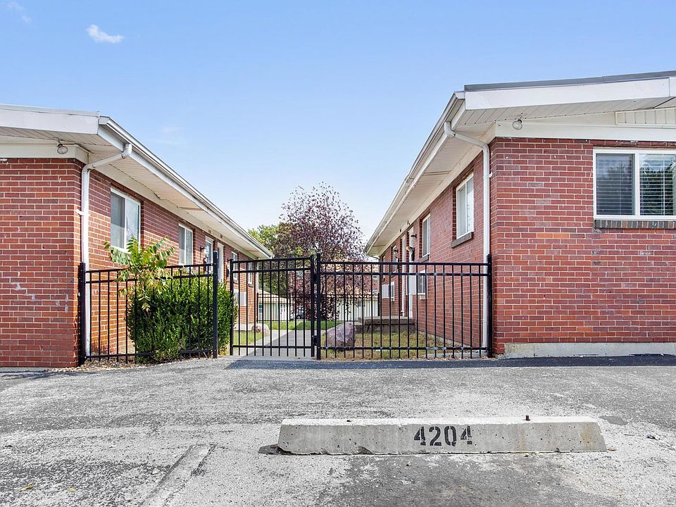 1st image of 4206 Lloyd St #4206
