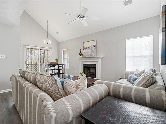 5th image of 704 Inlet Quay APT J