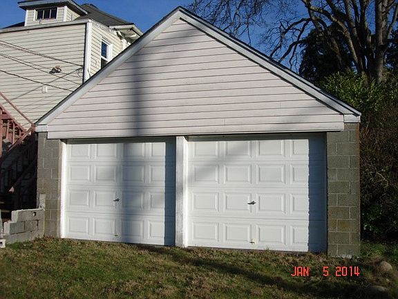 3rd image of 6006 S Cedar St