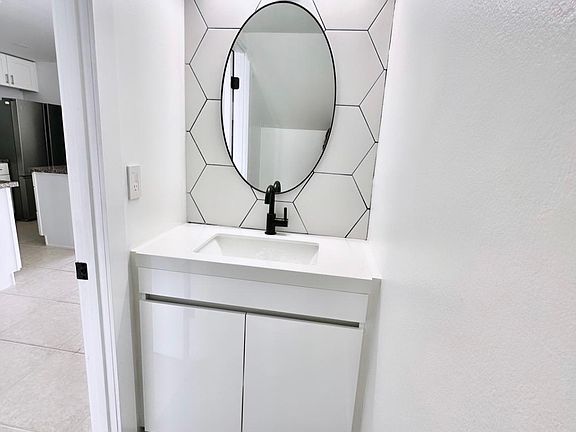 5th image of 13775 SW 84th St APT C