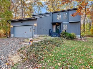 272 Moe Rd, Clifton Park, NY 12065