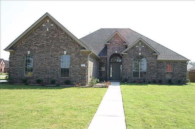 1st image of 210 Corondelet Ln