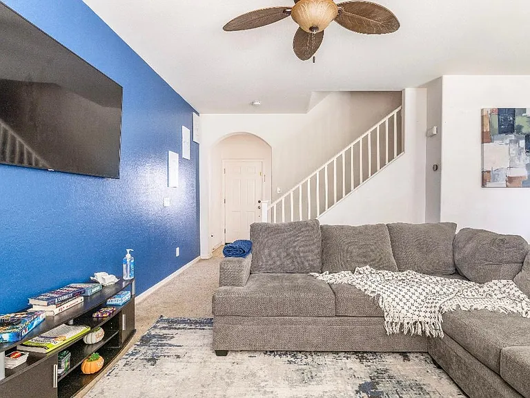 5727 S 35th Pl — Photo 25