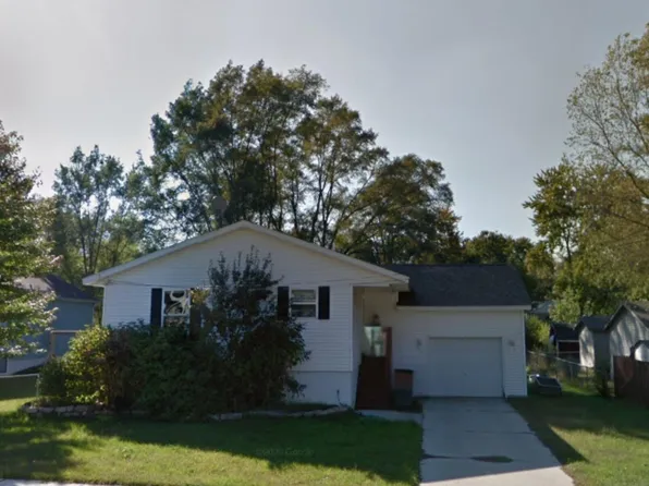 805 N Walnut St, Greenville, MI 48838