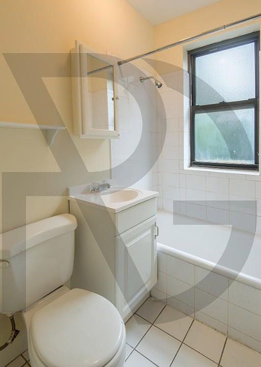 1st image of 427 W Belden Ave #4295B107