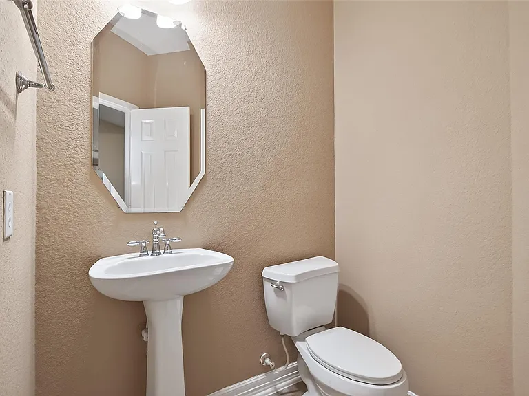 21103 Falcon Creek Ct — Photo 20