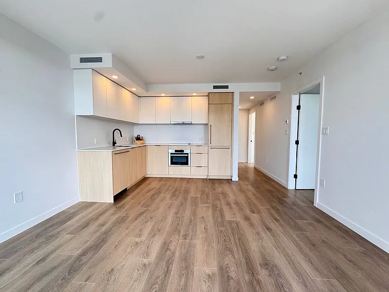 13738 Central Ave — Photo 9