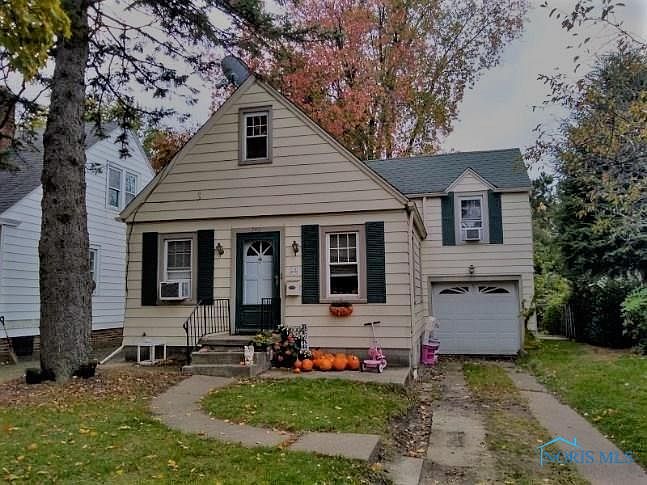 2nd image of 740 Durango Dr