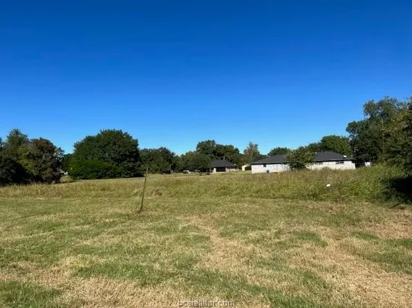 0 Pine St, Hearne, TX 77859