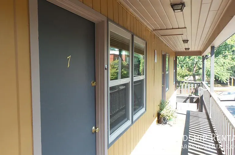 942 E 18th Ave #7 — Photo 2