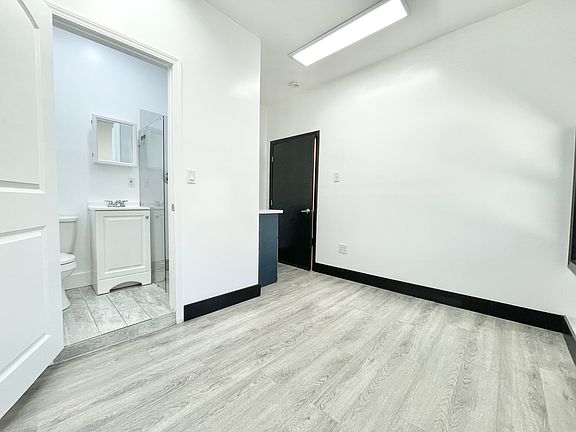 3rd image of 434 E Avenue 28 #101